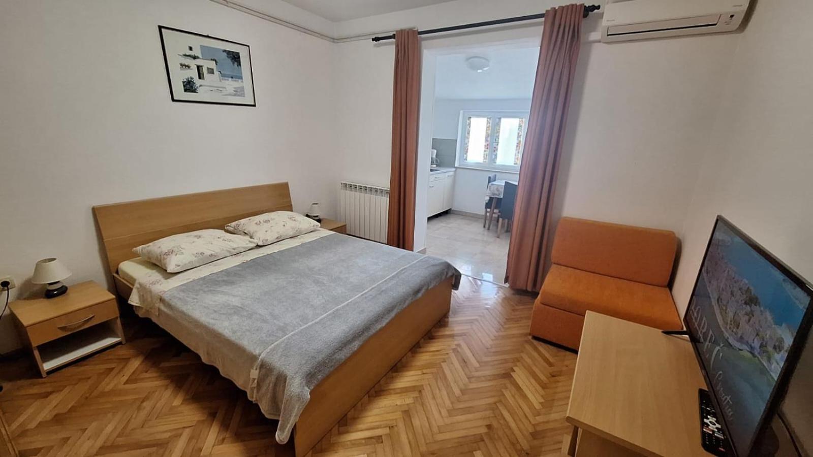App Karmen With Free Parkig Lejlighed Poreč Eksteriør billede